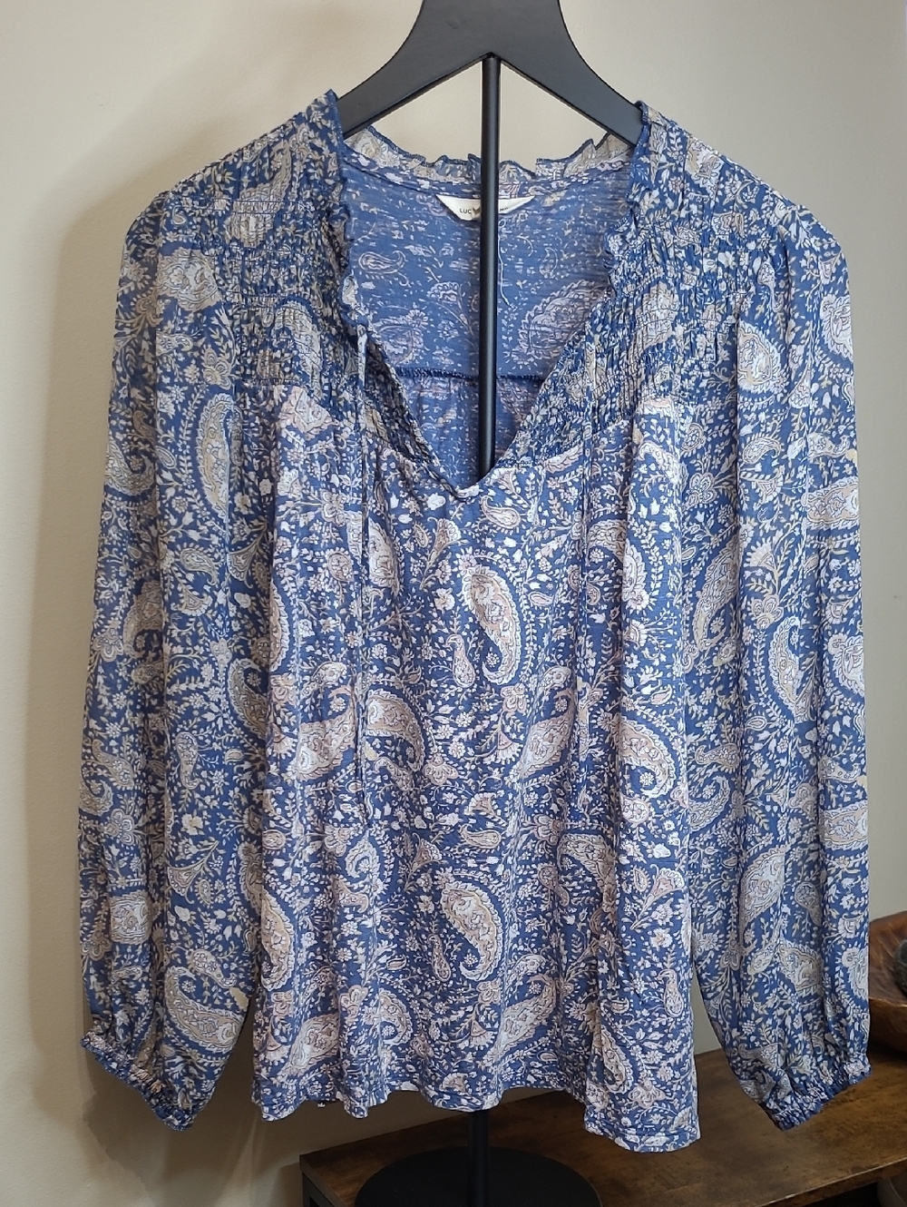 Lucky Brand Blue & Tan Paisley Print V-Neck Blouse with Sheer Sleeves size Large